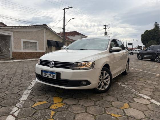 VOLKSWAGEN JETTA 2.0 COMFORTLINE FLEX 4P TIPTRONIC VOLKSWAGEN JETTA 2.0 COMFORTLINE FLEX 4P TIPTRONIC